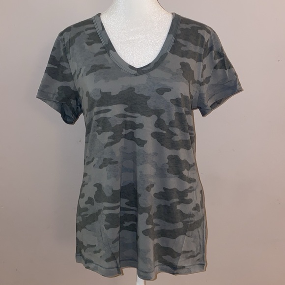 Universal Thread Camo Print Tee - Picture 1 of 10